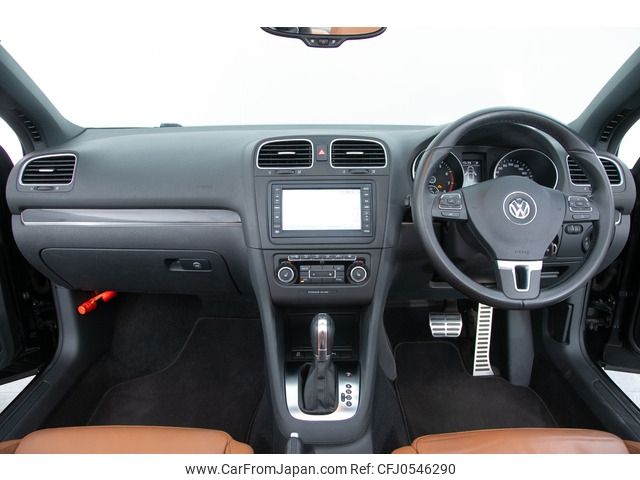 volkswagen golf-convertible 2012 -VOLKSWAGEN--VW Golf Cabriolet DBA-1KCAVK--WVWZZZ1KZCK017780---VOLKSWAGEN--VW Golf Cabriolet DBA-1KCAVK--WVWZZZ1KZCK017780- image 2