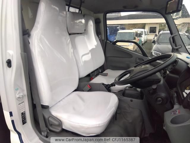 hino dutro 2017 GOO_NET_EXCHANGE_0560787A30250517W004 image 2