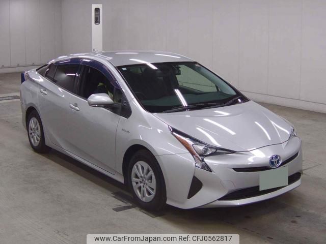 toyota prius 2018 quick_quick_DAA-ZVW55_ZVW55-8066118 image 1