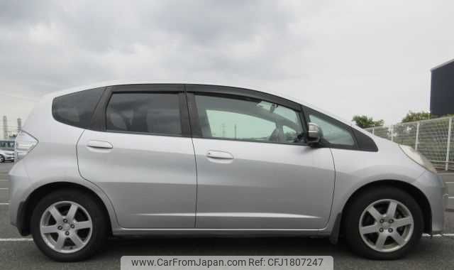 honda fit-hybrid 2012 CFJ1807247 image 2