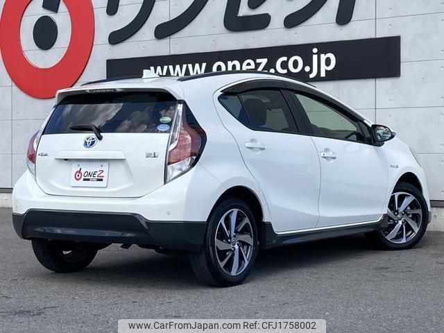 toyota aqua 2016 CFJ1758002 image 2