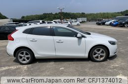 volvo v40 2015 NIKYO_BA51243