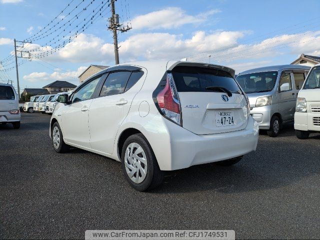 toyota aqua 2017 CFJ1749531 image 2