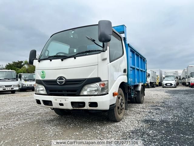 hino dutro 2013 GOO_NET_EXCHANGE_0401943A30240502W002 image 1