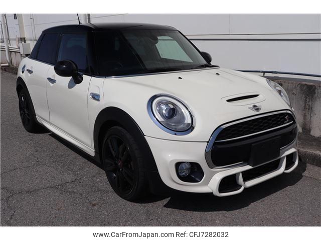 mini mini-others 2016 quick_quick_DBA-XS20_WMWXS720302C50609 image 1