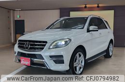 mercedes-benz m-class 2014 BD25043A2197