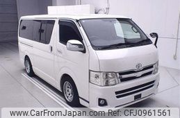 toyota regiusace-van 2011 CFJ0961561