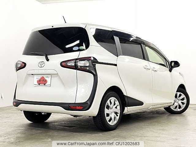 toyota sienta 2017 504928-929758 image 2