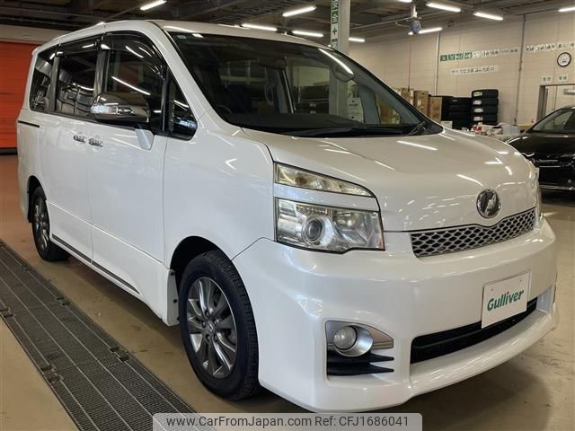 toyota voxy 2011 CFJ1686041 image 1