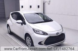 toyota aqua 2022 -TOYOTA--AQUA MXPK11--2063464---TOYOTA--AQUA MXPK11--2063464-