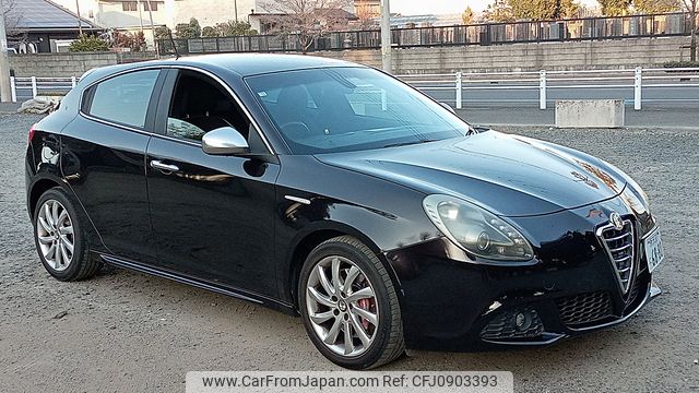 alfa-romeo giulietta 2012 5 image 2