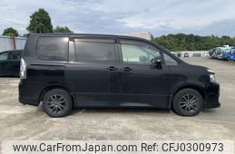 toyota voxy 2007 NIKYO_KN71721