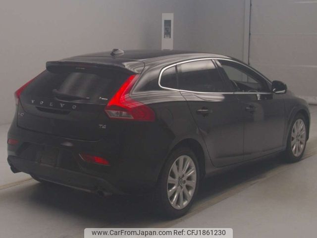 volvo v40 2013 CFJ1861230 image 2