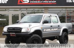 toyota hilux-sports-pick-up 2002 GOO_NET_EXCHANGE_0804367A30250605W001
