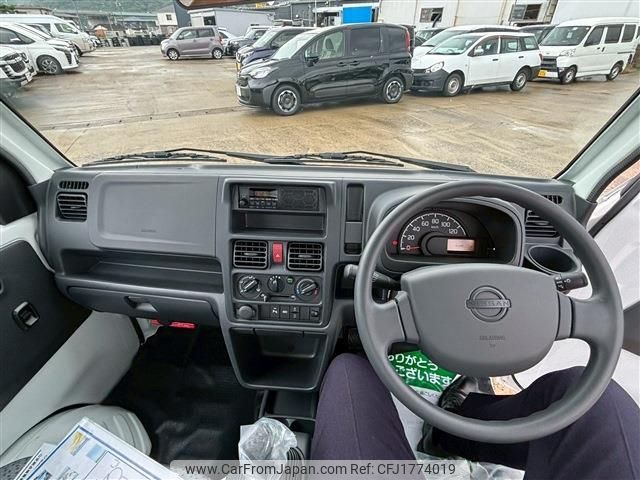 nissan clipper-truck 2024 CFJ1774019 image 2