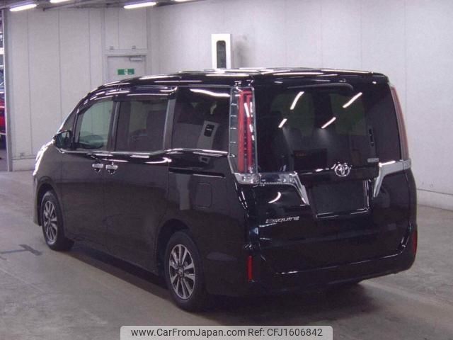 toyota esquire 2018 CFJ1606842 image 2