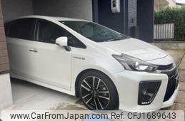 toyota prius-α 2016 CFJ1689643