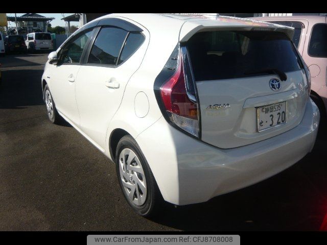 toyota aqua 2016 CFJ8708008 image 2
