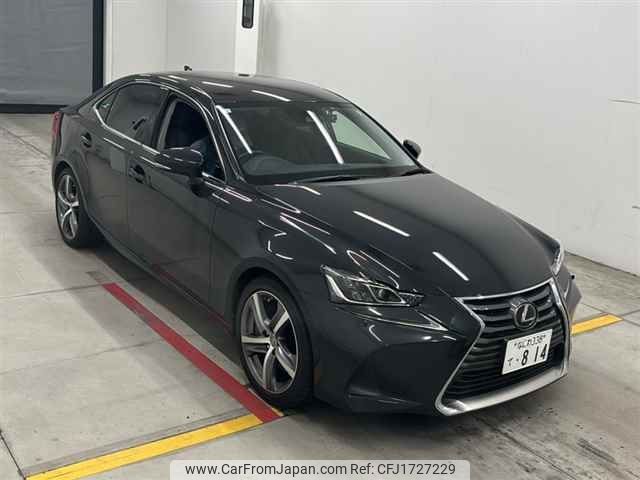lexus is 2017 CFJ1727229 image 1