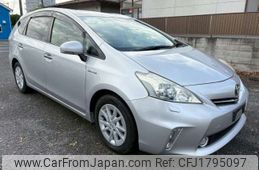 toyota prius-α 2012 CFJ1795097