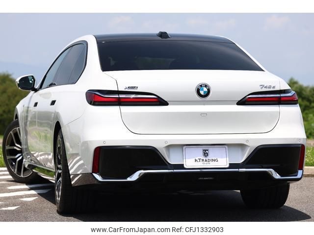 bmw 7-series 2023 quick_quick_22EJ30_WBA22EJ040CM64614 image 2