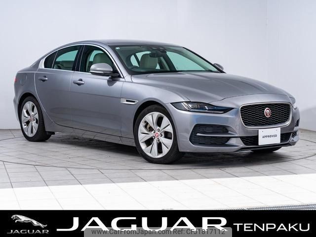 jaguar xe 2019 CFJ1817112 image 1