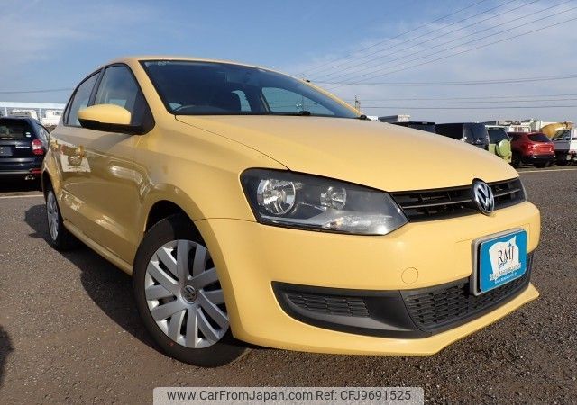 volkswagen polo 2011 REALMOTOR_N2024040088F-10 image 2