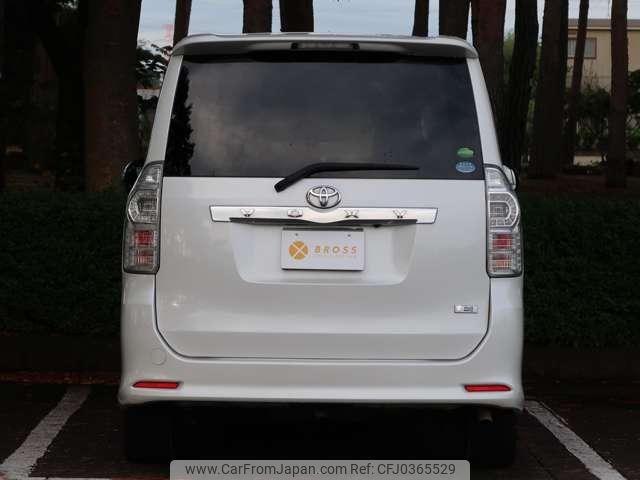 toyota voxy 2014 -TOYOTA--Voxy ZRR70W--0589322---TOYOTA--Voxy ZRR70W--0589322- image 2