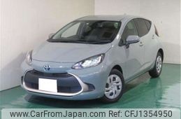 toyota aqua 2022 -TOYOTA--AQUA 6AA-MXPK11--MXPK11-2060311---TOYOTA--AQUA 6AA-MXPK11--MXPK11-2060311-
