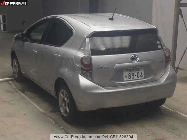 toyota aqua 2013 CFJ1528304 image 2