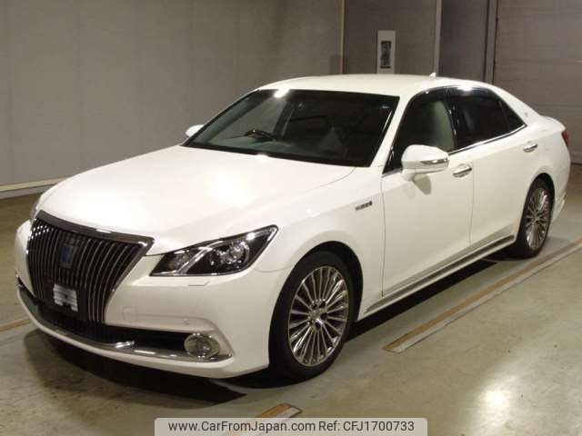 toyota crown-majesta 2013 CFJ1700733 image 1