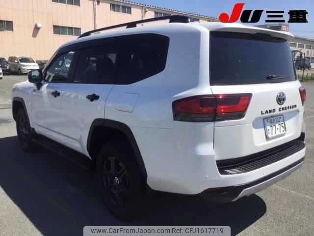 toyota land-cruiser-wagon 2023 CFJ1617719 image 2