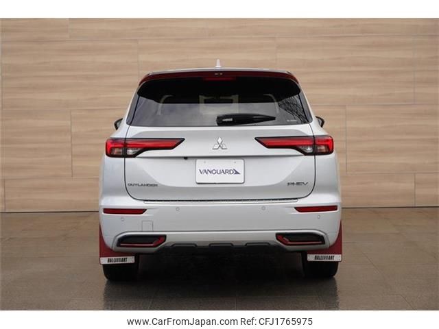 mitsubishi outlander-phev 2023 CFJ1765975 image 2