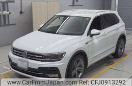 volkswagen tiguan 2016 -VOLKSWAGEN 【滋賀 301む1333】--VW Tiguan 5NCZE-WVGZZZ5NZHW831363---VOLKSWAGEN 【滋賀 301む1333】--VW Tiguan 5NCZE-WVGZZZ5NZHW831363-