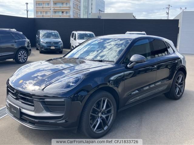 porsche macan 2023 CFJ1833726 image 1
