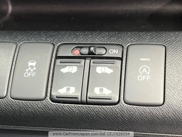 honda stepwagon 2013 CFJ1628354 image 2