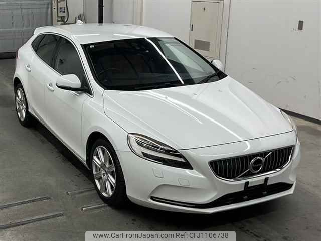 volvo v40 2017 -VOLVO--Volvo V40 MB4154T-YV1MV2920J2447159---VOLVO--Volvo V40 MB4154T-YV1MV2920J2447159- image 1