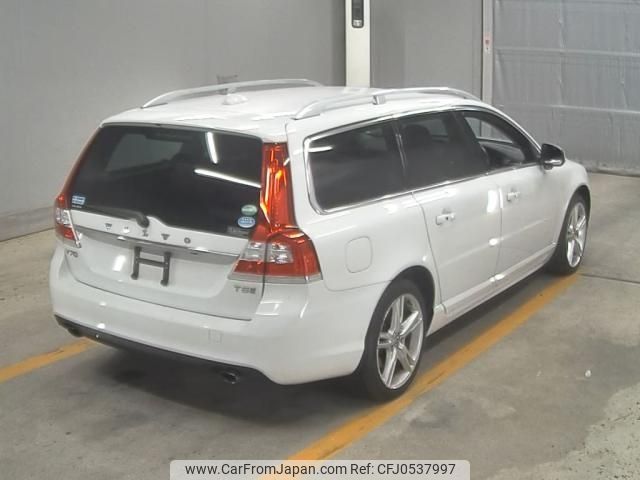 volvo v70 2016 -VOLVO--Volvo V70 YV1BW40MDG1353583---VOLVO--Volvo V70 YV1BW40MDG1353583- image 2