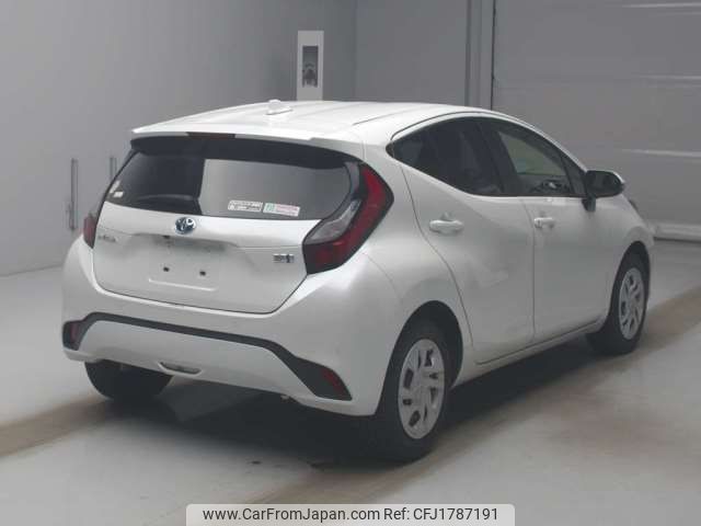 toyota aqua 2022 CFJ1787191 image 2