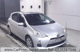 toyota aqua 2013 -TOYOTA--AQUA NHP10-6155235---TOYOTA--AQUA NHP10-6155235-