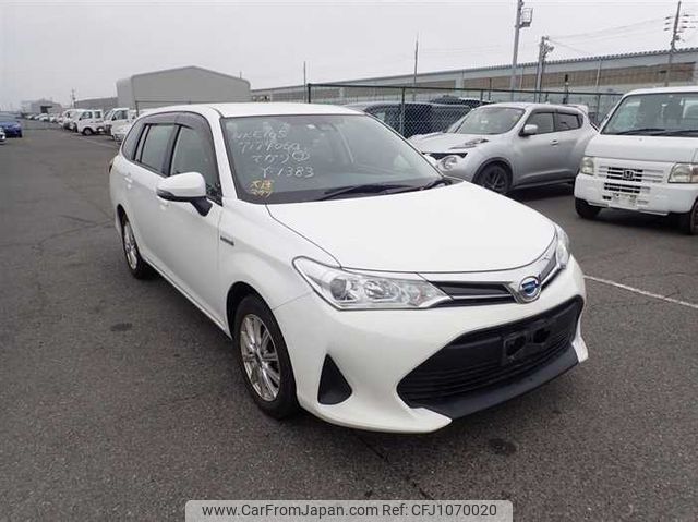 toyota corolla-fielder 2018 23523 image 1