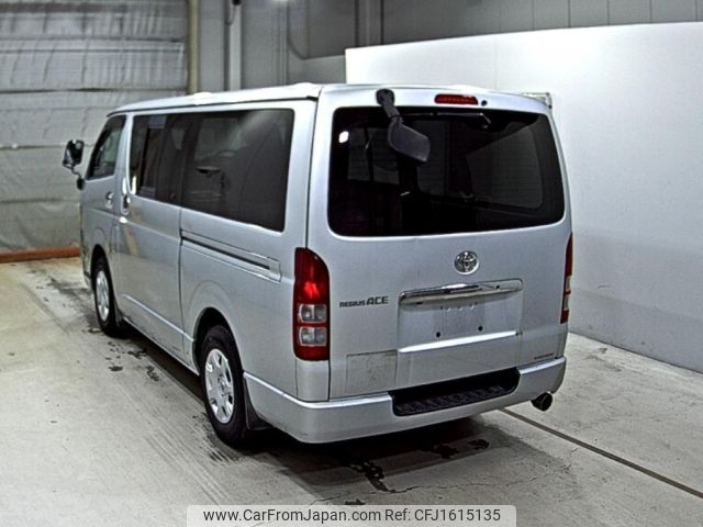 toyota regiusace-van 2006 CFJ1615135 image 2
