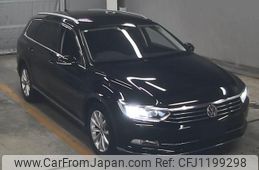 volkswagen passat-variant 2018 -VOLKSWAGEN--VW Passat Variant WVWZZZ3CZJE179138---VOLKSWAGEN--VW Passat Variant WVWZZZ3CZJE179138-