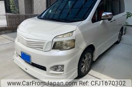 toyota voxy 2010 CFJ1670302