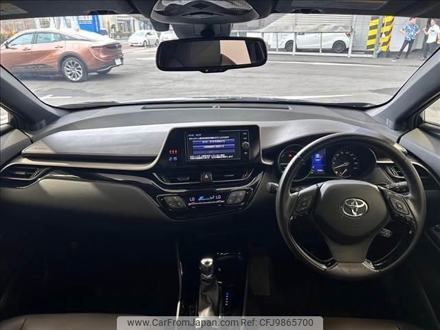 toyota c-hr 2017 quick_quick_DAA-ZYX10_ZYX10-2037016 image 2