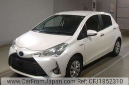 toyota vitz 2018 CFJ1852310