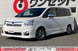 toyota voxy 2013 CFJ1802375
