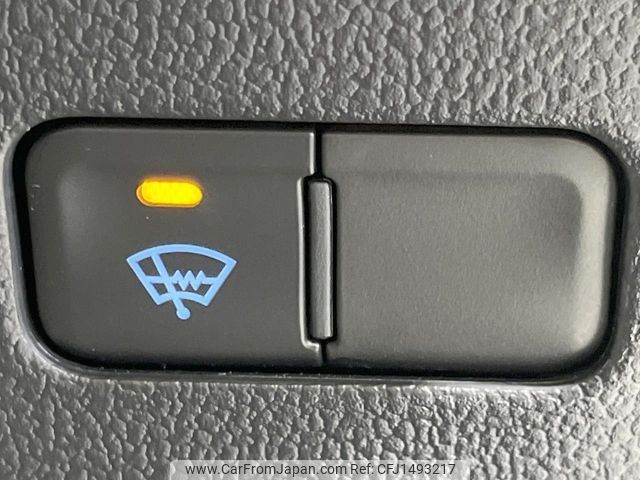 toyota prius 2018 -TOYOTA--Prius DAA-ZVW55--ZVW55-8064717---TOYOTA--Prius DAA-ZVW55--ZVW55-8064717- image 2