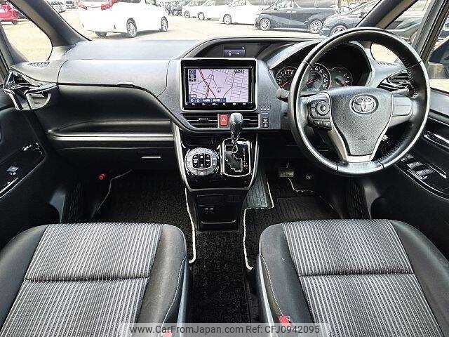 toyota voxy 2020 504928-928835 image 1