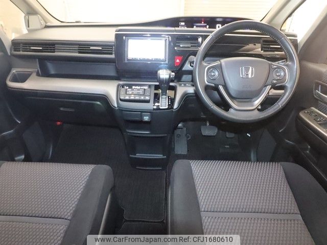 honda stepwagon 2015 CFJ1680610 image 2